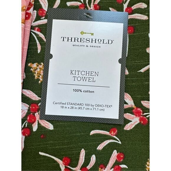Threshold & Wondershop Christmas Kitchen Towels - Picture 3 of 6